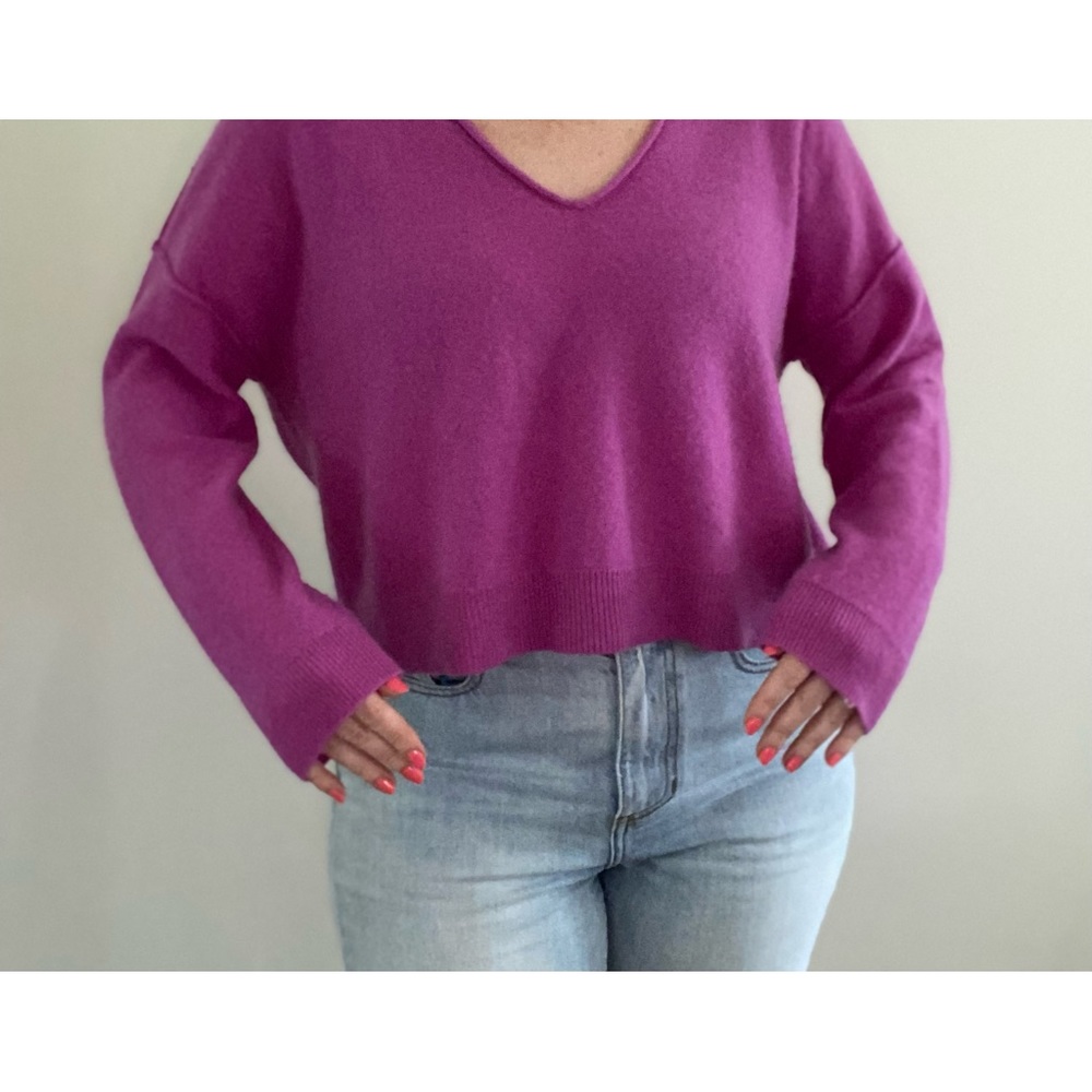 Anthropologie Valani cashmere  v neck sweater pink/purple.